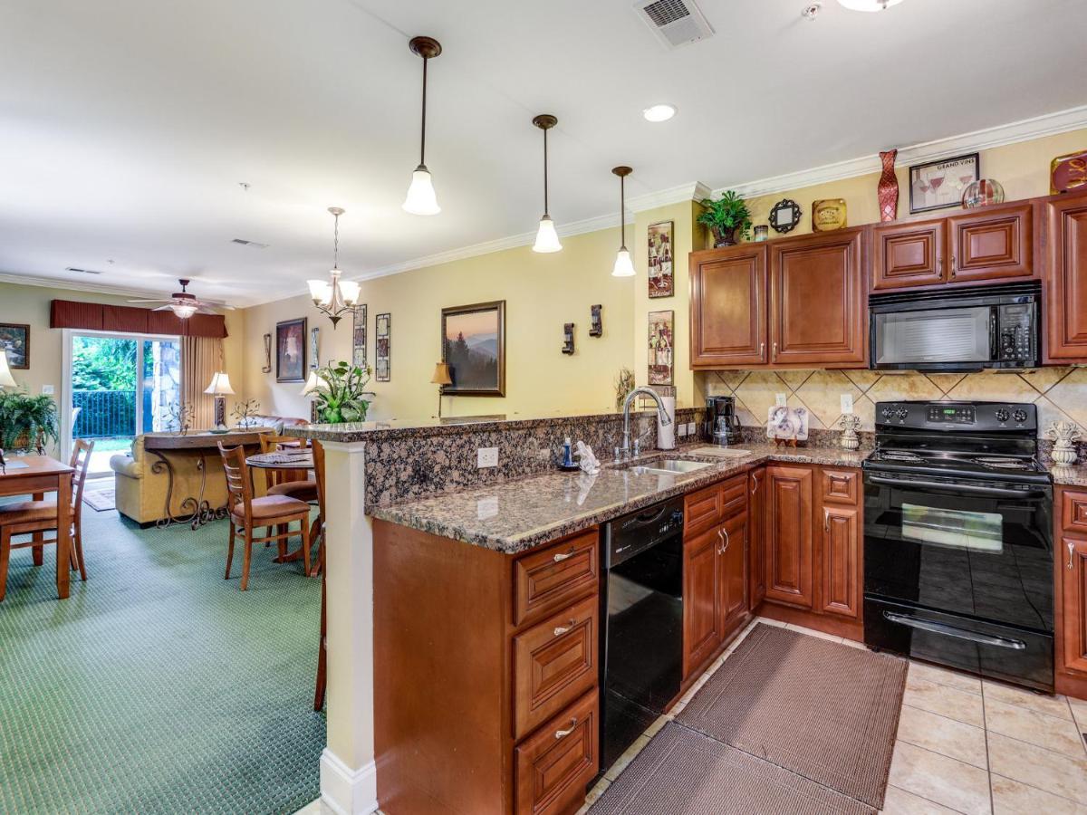 Downtown Delight, 2 Bedrooms, Pool, Hot Tub, Sleeps 6 Gatlinburg Exterior photo