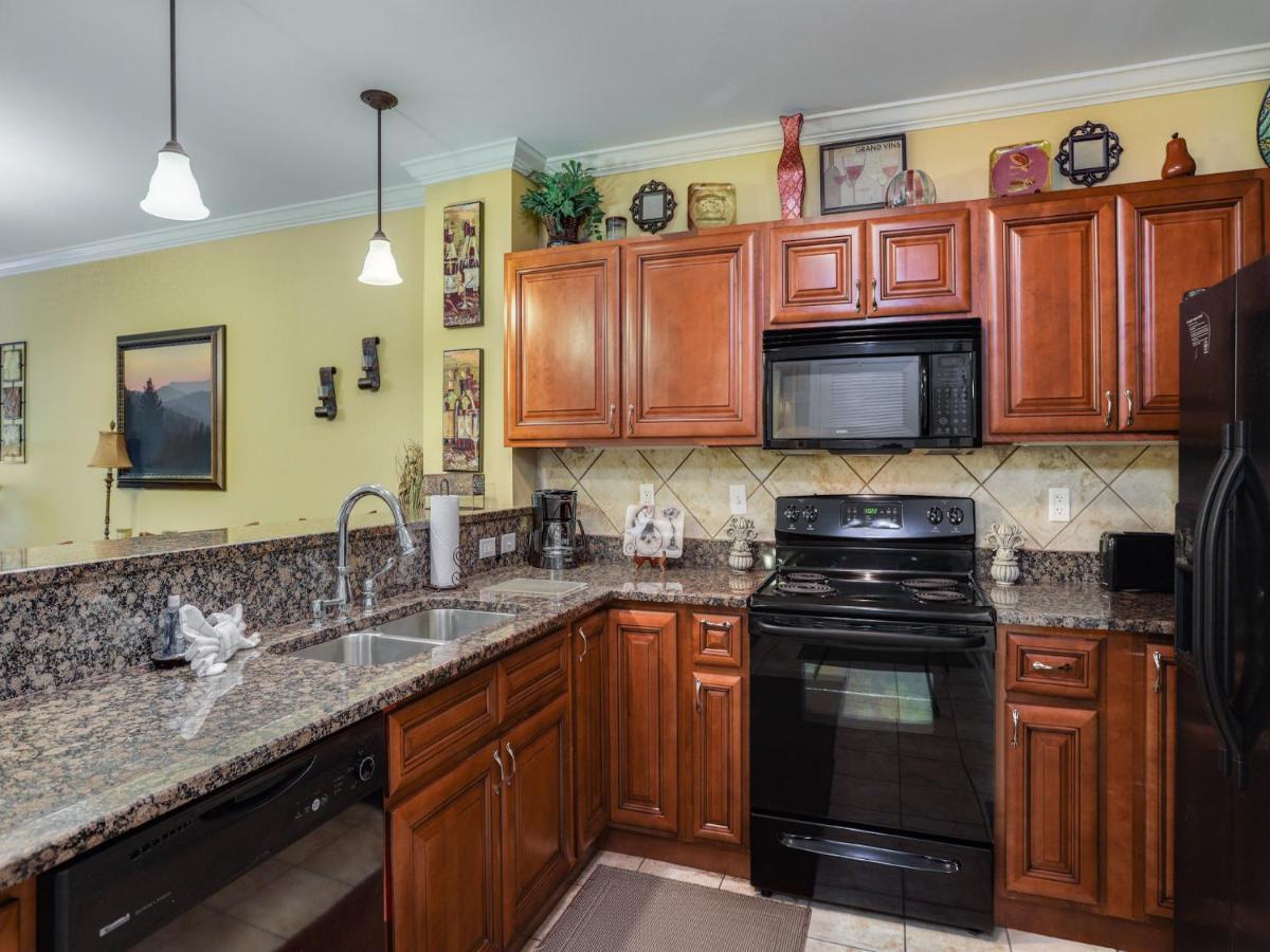 Downtown Delight, 2 Bedrooms, Pool, Hot Tub, Sleeps 6 Gatlinburg Exterior photo